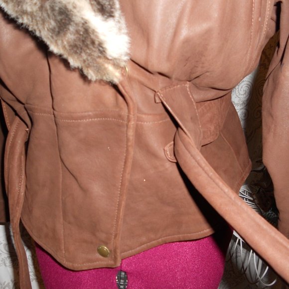 Lone Pine S Brown Leather Belted Bomber Jacket - Picture 8 of 14